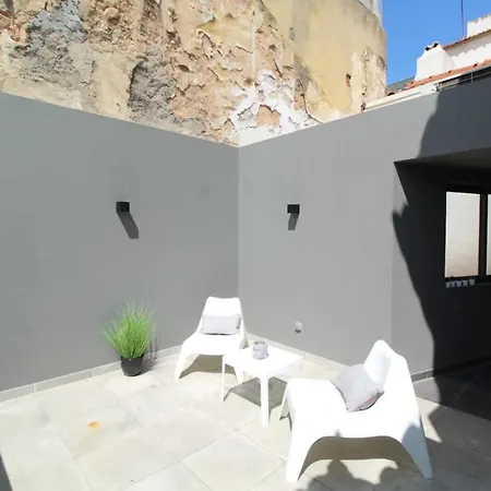 Peaceful 2bedrooms W Patio In Lissabon
