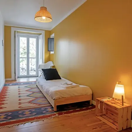Peaceful 2bedrooms W Patio In Lisbon