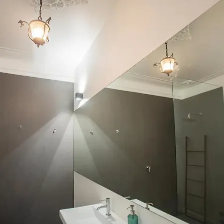 Peaceful 2bedrooms W Patio In Lisbon