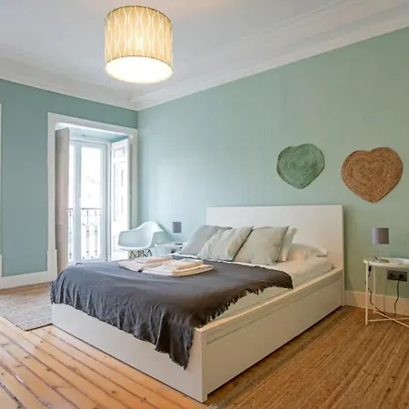 Peaceful 2bedrooms W Patio In Lisbon